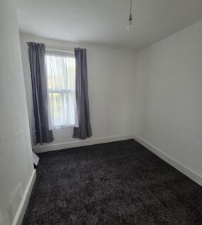 The Warren, Manor Park, Newham, London photo 5