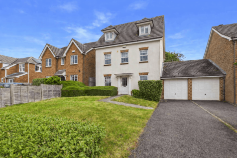 Five-Bedroom Detached House For Sale