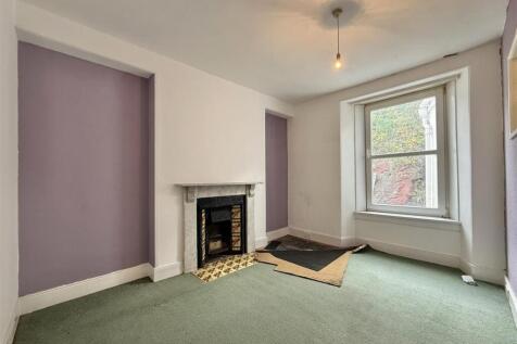 Flat 2 - Bedroom 1.jpg