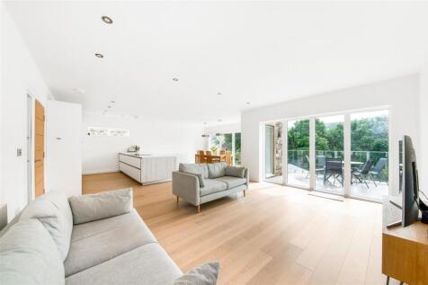 OPEN PLAN DINING/KITCHEN