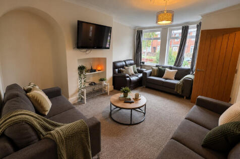 Ingleborough Avenue, Tang Hall photo 4