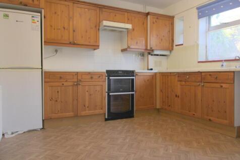 Spacious kitchen bre