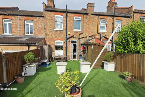 3 bed terraced house for sale Brunswick Park Road