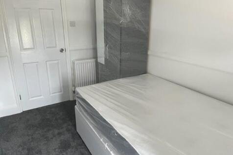 ROOM 6 1.jpg
