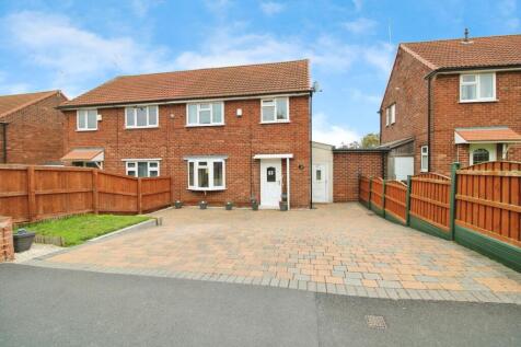 Castleford, WF10 - property photo
