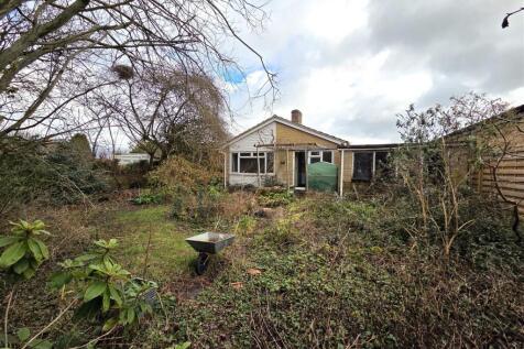 12 Milbourne Pk - Rear1.jpg