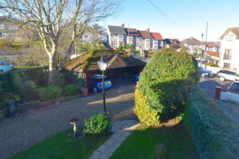 View to front of property.jpg