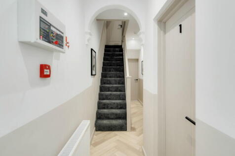 Faringdon Road, Swindon, Wiltshire, SN1 5DJ photo 3