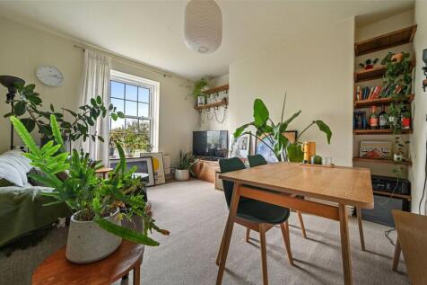 London, E5 - property photo