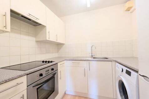 Kings Road, Westlands, RH13 photo 3