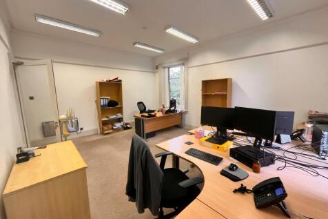 Office to rent Image 5