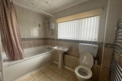 Forsythia Close, Gurnos, Merthyr Tydfil photo 5