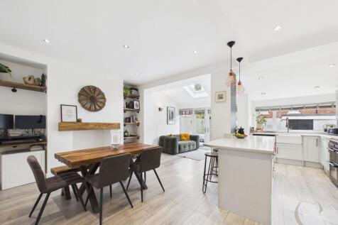 Open Plan Kitchen, Dining &amp; Family Room