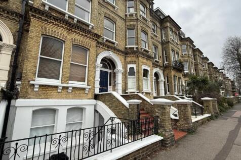 WhatsApp Image 2025-12-15 at 16.03.57 (1).jpeg