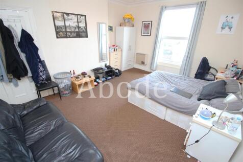6-bed house on Buckingham Mount, Hyde Park, Leeds, £2,938/mo