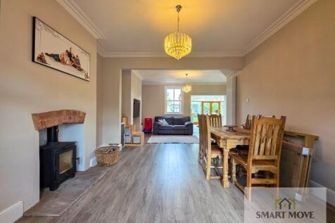 Dining into Family Room