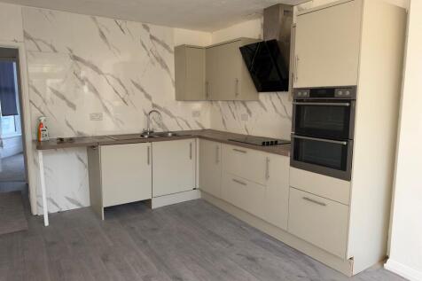 Endsleigh Gardens, Ilford, Essex, IG1 photo 3