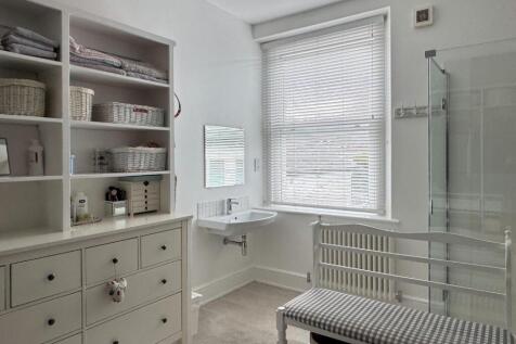 Dressing Room/Shower Room