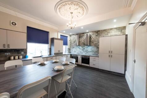8-bed house on Victoria Road, Hyde Park, Leeds LS6 1DU, £4,400/mo