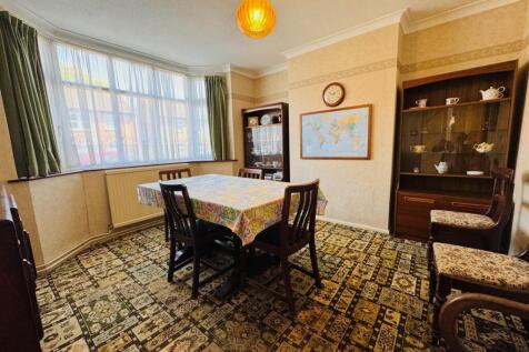 DINING ROOM: