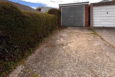 Garage/drive