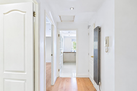 Davidson Frost-Wellings, DFW, Laura Court, Hallway