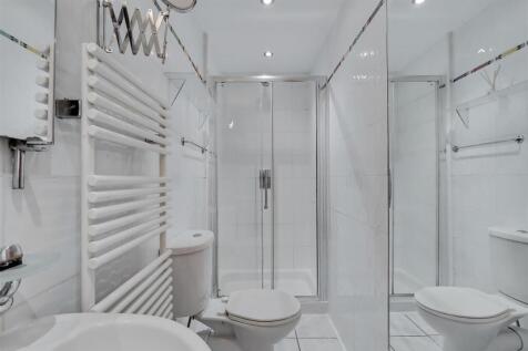 13_Bathroom-0.jpg