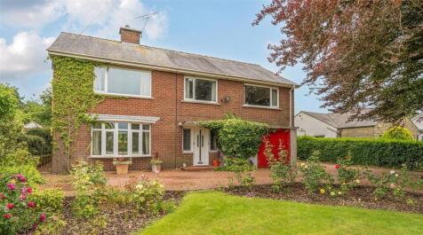 Red House front of property .jpg