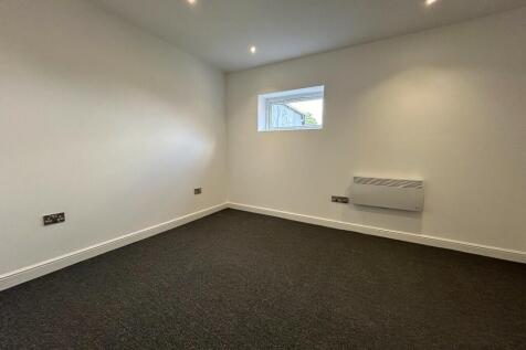 Market Street, Hyde, Greater Manchester, SK14 photo 5