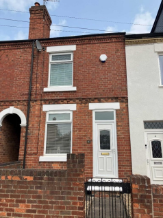 2-bed terraced on Grey Street, NG16, £825/mo