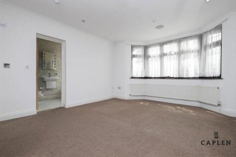 Palmerston Road, Buckhurst Hill photo 3