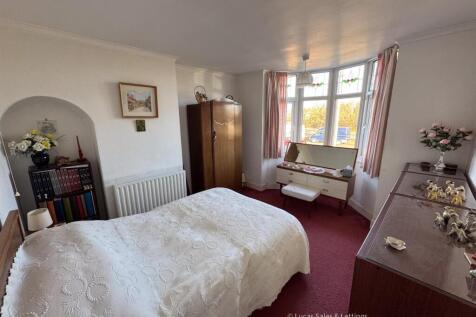 86 Harborough Rd Desborough-16.jpg