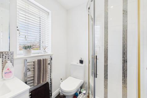 CAM03729G0-PR0056-STILL036