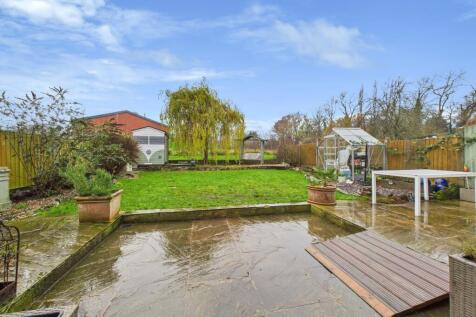 CAM04825G0-PR0244-STILL015