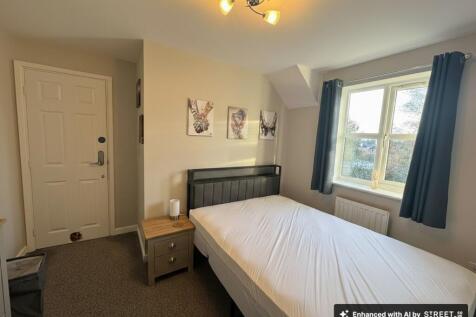 Top floor double bedroom