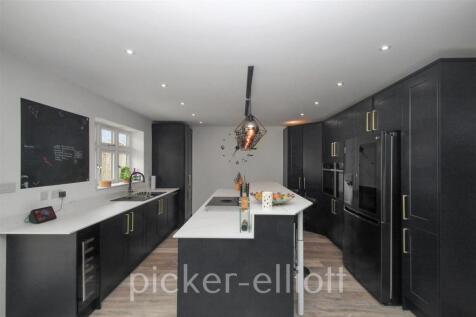 Large L Shaped Living Kitchen/Dining Room