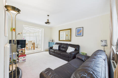 CAM02909G0-PR0424-STILL015