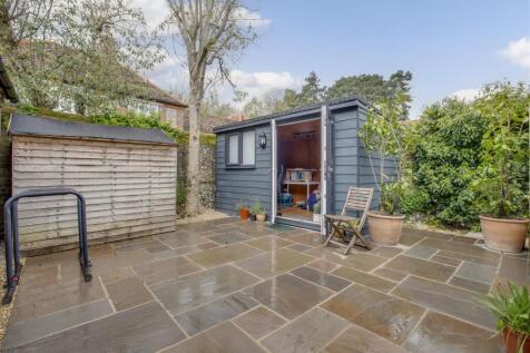 Flat 3 Totteridge House, Totteridge Lane, HP13 7LR