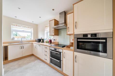 West View, 84 West End, Silverstone (11).jpg