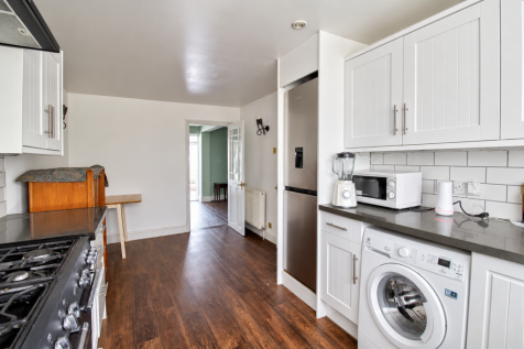 Udall Gardens, Romford, RM5 2LA photo 5