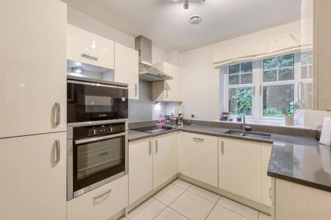 5 Clock Gardens, Stockwell Road, Tettenhall, Wolverhampton, WV6 9PS photo 3
