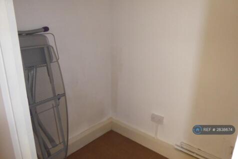 Walk-In Wardrobe.
