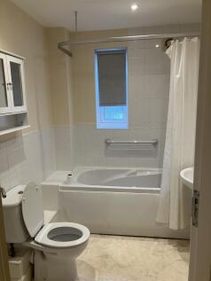 FLAT 21 Opus Point,Ravenscliffe Close photo 3