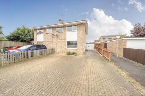 6 Woodville Crescent, Yardley Gobion (17).jpg