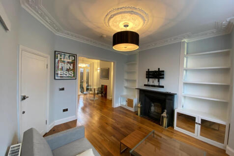 Livingroom (2/3)