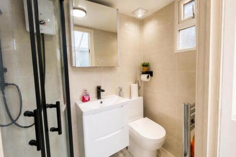 Bushey Road, London, E13 photo 4