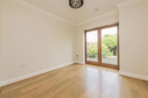 Riverview, Burton Latimer, Kettering photo 4