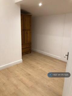 Imperial Road, Feltham, TW14 photo 4