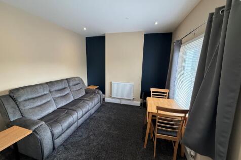 Swansea Road, Garden Village, Swansea photo 3