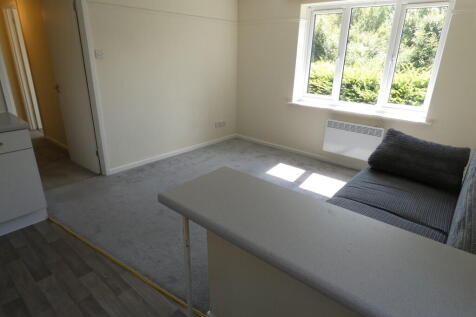 Tenterden Crescent, Kents Hill, photo 4